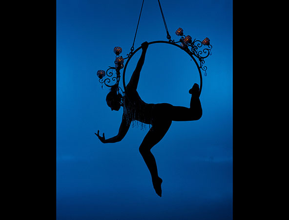 Aerialists Brisbane - Trapeze Artists - Aerial Entertainment Performers