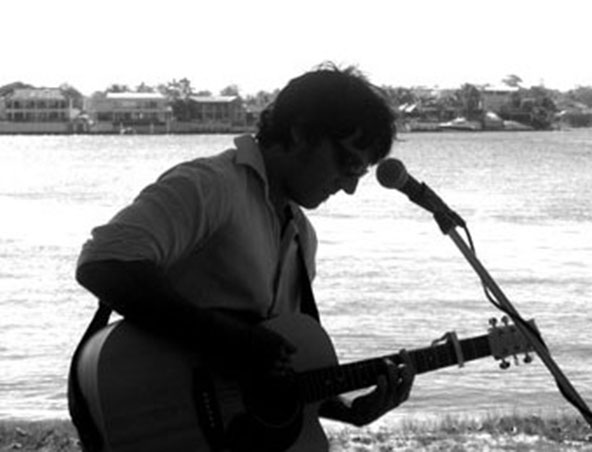 Ricky Brisbane Acoustic Soloist Singer - Musicians